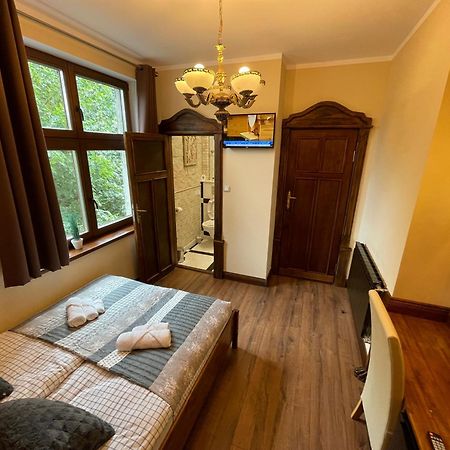 Dworek Oliwski Bed and Breakfast Gdańsk Eksteriør billede