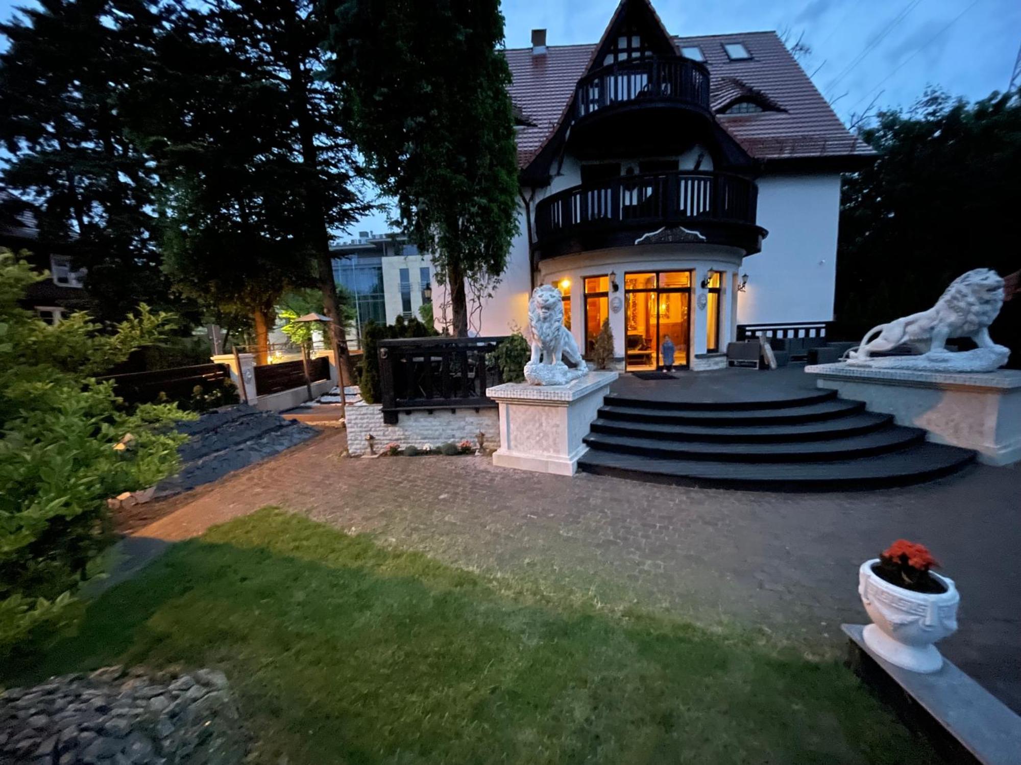 Dworek Oliwski Bed and Breakfast Gdańsk Eksteriør billede